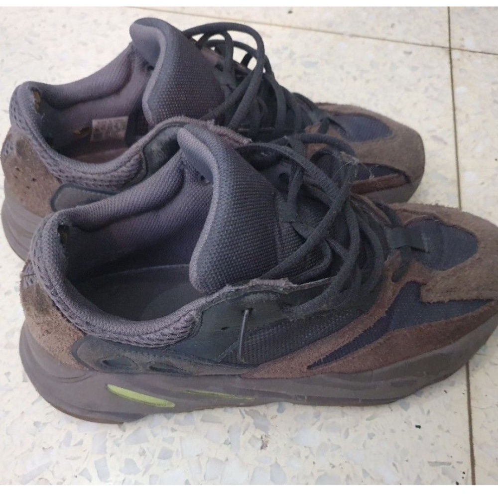 Adidas Yeezy Boost 700 Mauve